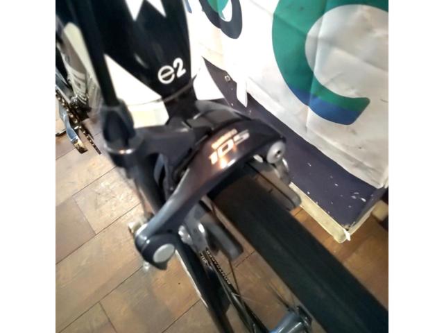 TREK MADONE 2.1 2015年モデル SHIMANO 105組み 700x25c 2-11s アルミロードバイク ブラック 適応身長:180～190cm