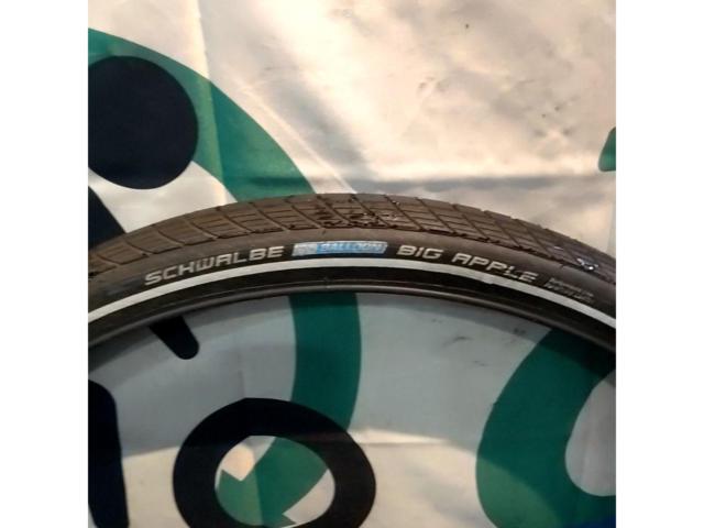 SCHWALBE BIG APPLE 28×2.00 タイヤ 1本