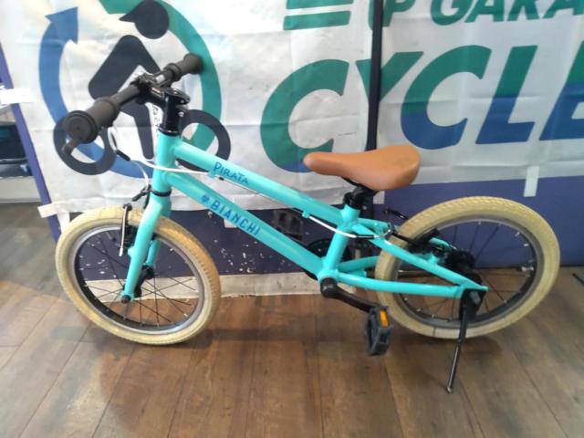 BIANCHI PIRATA 16x1.75 シングルギア キッズ自転車 チェレステ
