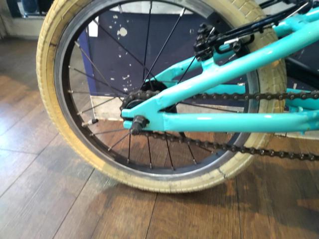 BIANCHI PIRATA 16x1.75 シングルギア キッズ自転車 チェレステ