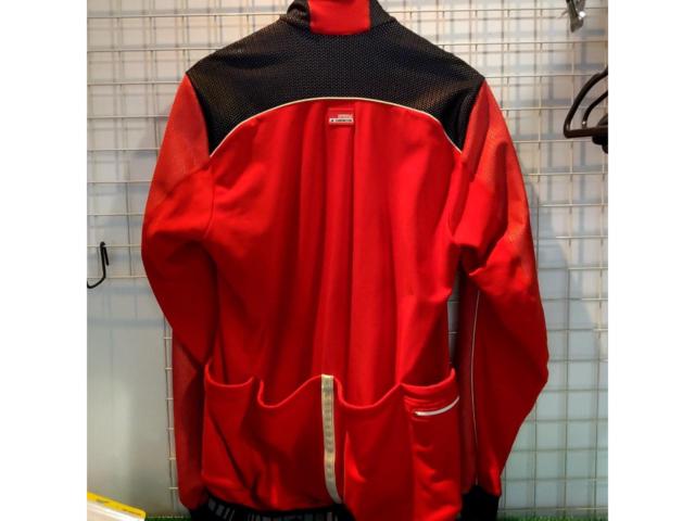 サイズ:TIR assos サイクルジャケット 裏起毛 レッド