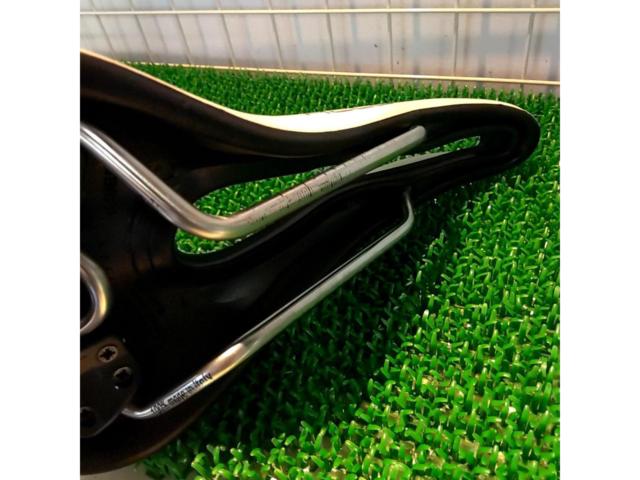 SELLE SMP HELL サドル ホワイト