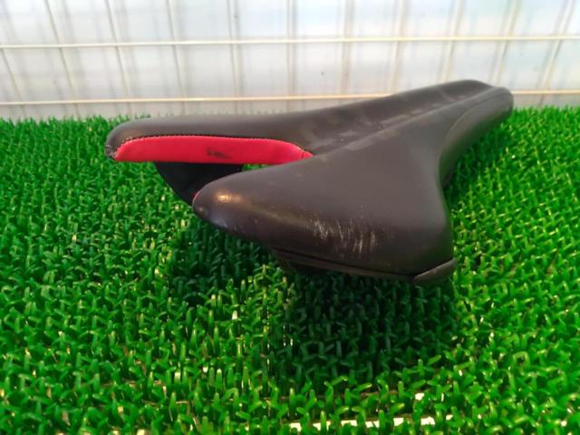 fizik ORDEA VS サドル ブラック×レッド