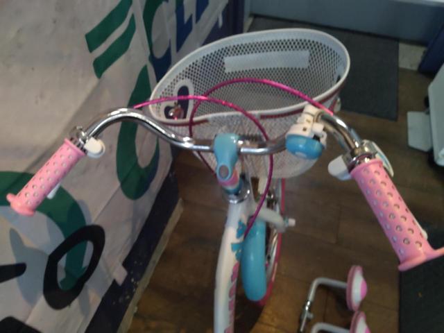 玉越工業 Hard Candy 18x1.75インチ シングル キッズ自転車 ホワイト