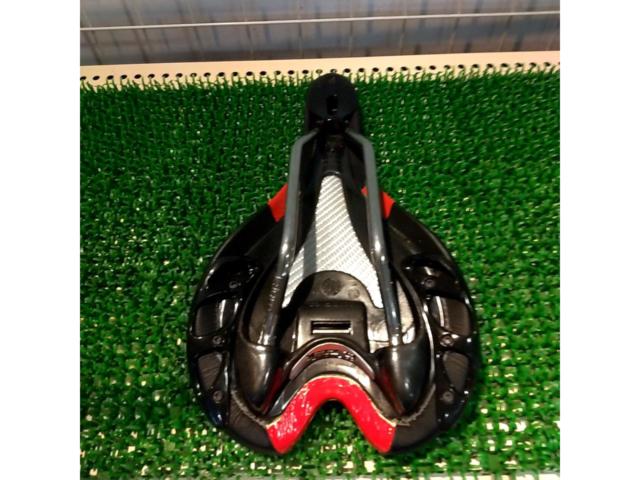 fizik ALiANTEVS サドル ブラックレッド