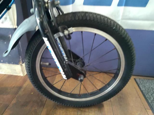 トイザらス RAISE 16x1.95インチ シングル キッズ自転車 ブラック×ブルー
