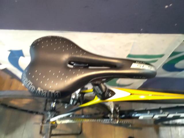 SCOTT ADDiCT RC 2011年モデル DURA-ACE組み 700x25C 2x10S カーボンロードバイク 適応身長:170～184cm