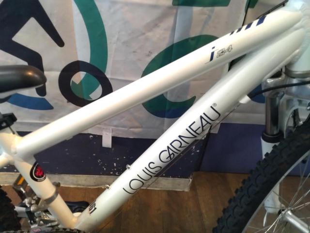 LOUIS GARNEAU J24 24x1.75インチ 3-7s キッズ自転車 ホワイト
