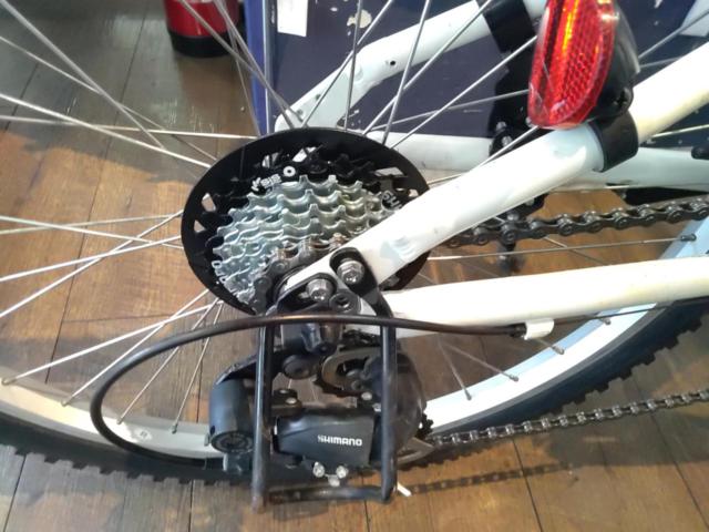 LOUIS GARNEAU J24 24x1.75インチ 3-7s キッズ自転車 ホワイト