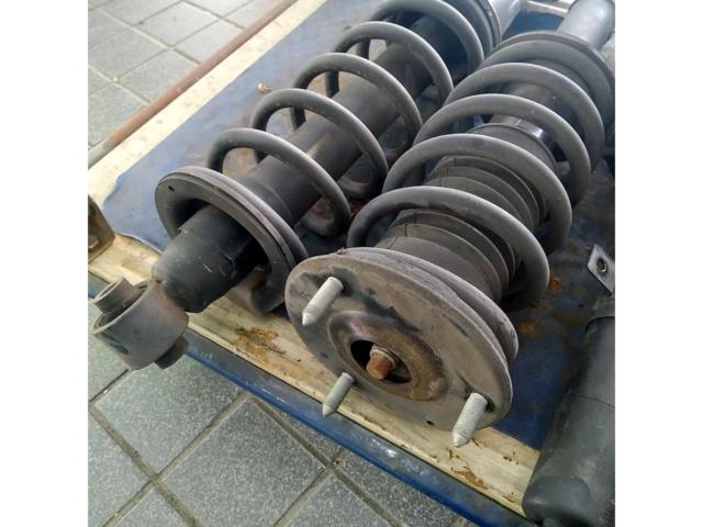 トヨタ 200系クラウンロイヤル純正サスキット 1台分