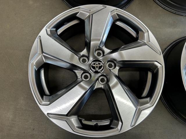 【トヨタ純正】 RAV4 Gグレード 前期純正アルミホイール
