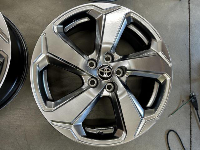 【トヨタ純正】 RAV4 Gグレード 前期純正アルミホイール