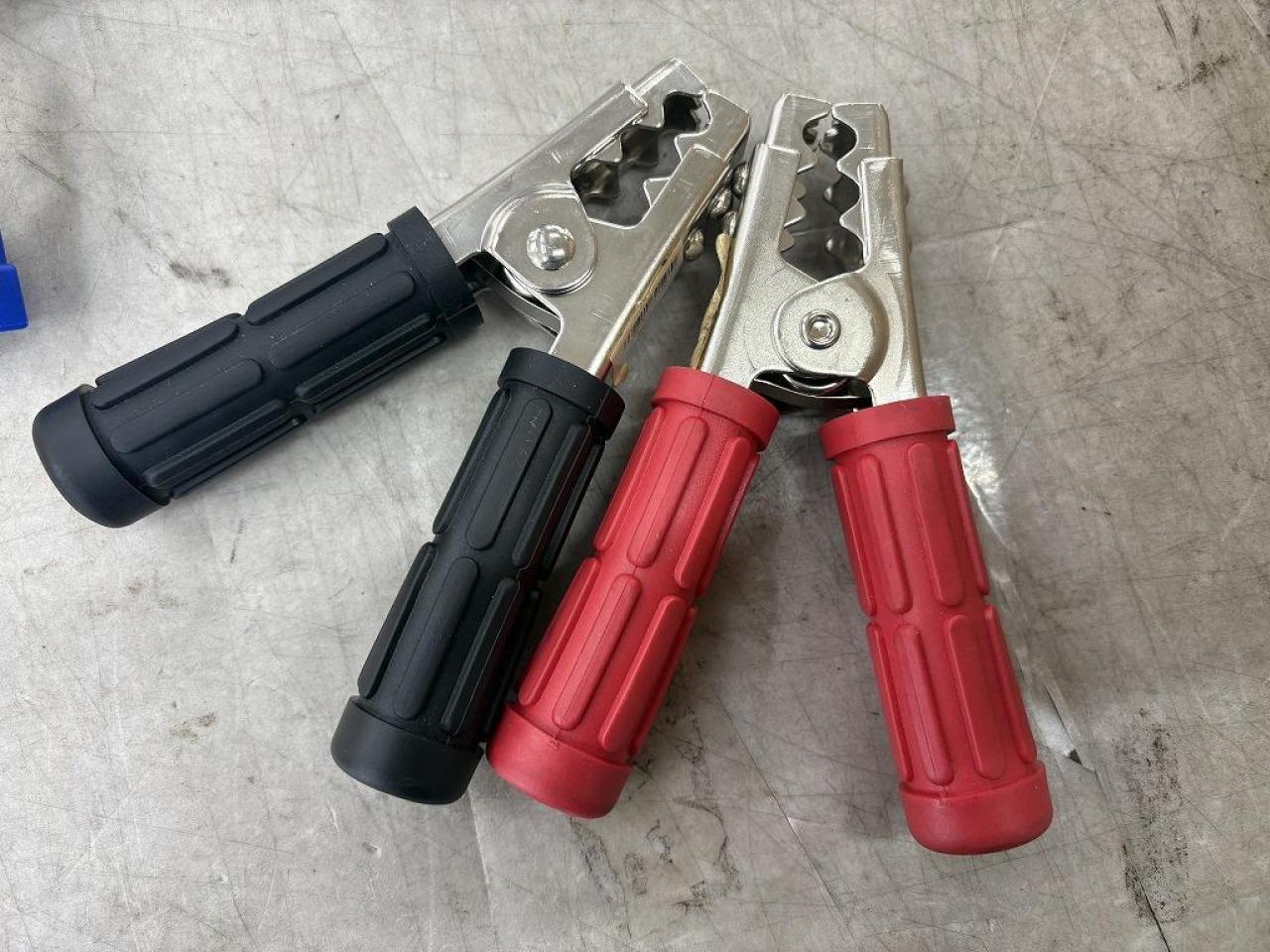 【メーカー不明】充電用ワニクリップ
