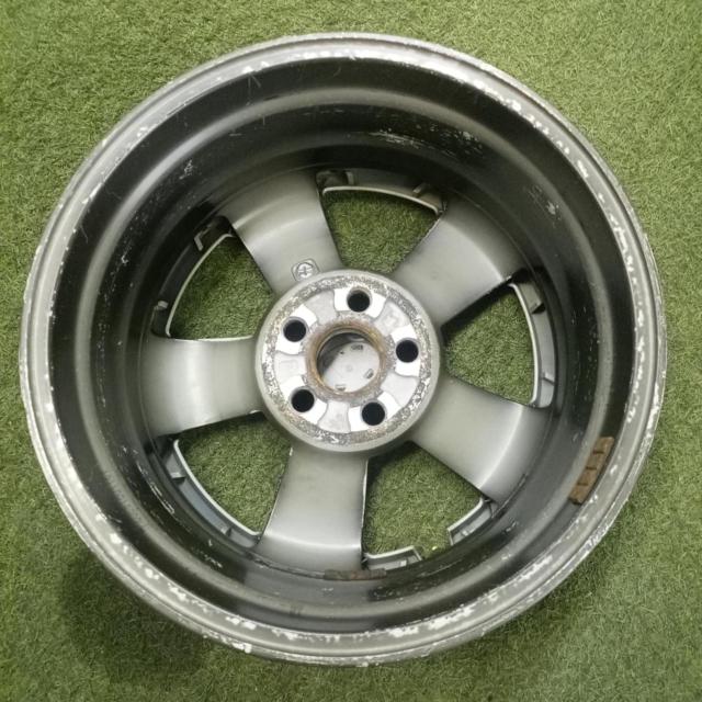 トヨタ純正 30系プリウス 後期純正アルミホイール