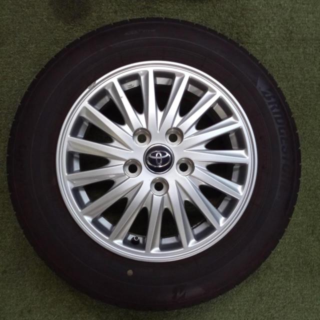 トヨタ純正(TOYOTA)  80系VOXY/NOAH 15本フィンタイプアルミホイール  + BRIDGESTONE(ブリヂストン) NEWNO 2023年製造