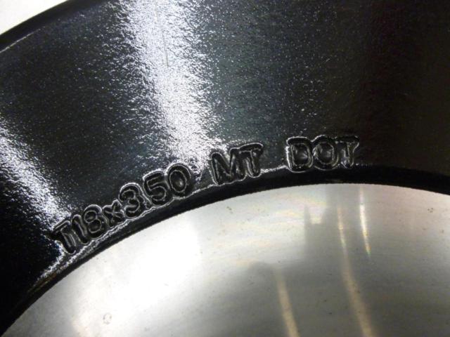 ★値下げしました★早い者勝ち★ HarleyDavidson FLTR純正ホイール + DUNLOP D408F  ※フロントのみ