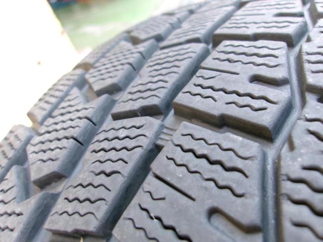 DUNLOP WINTER MAXX WM02 + HOT STUFF WAREN WR5