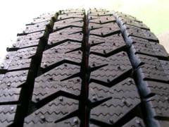 【溝タップリ高年式!】BRIDGESTONE BLIZZAK VL10 + TOYOTA 200系ハイエース純正スチールホイール