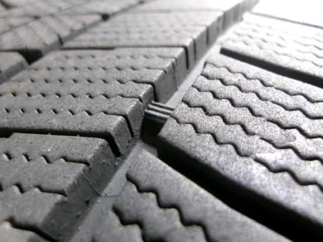 【溝タップリ!】BRIDGESTONE BLIZZAK VRX3 + NISSAN Y51フーガ後期純正ホイール