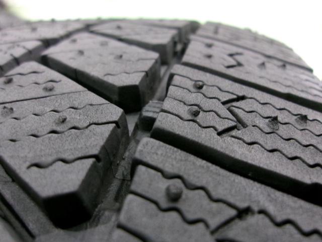 【溝タップリ高年式!3本中古で1本未走行!バランス調整済み♪】BRIDHGESTONE BLIZZAK VRX3 + TOPY SIBILLA NEXT W5