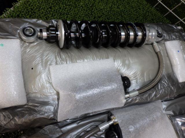 OHLINS part number: HD
046/Screamin' Eagle Part Number 54000350
Rear suspension with remote reservoir