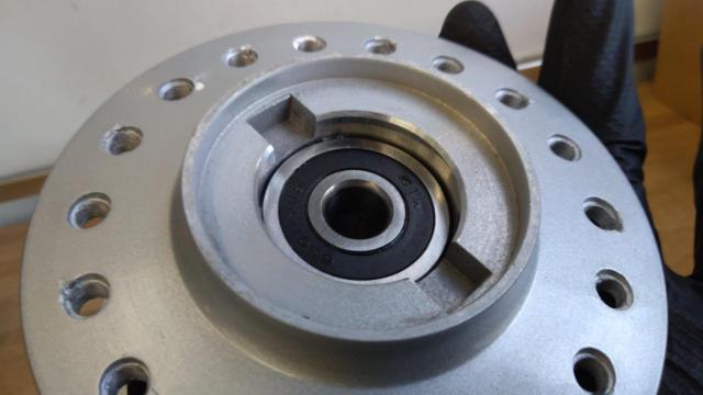【SUZUKI】 CG125/GN125/CG125系 フロント ホイールハブ