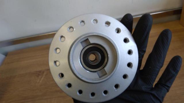 【SUZUKI】 CG125/GN125/CG125系 フロント ホイールハブ