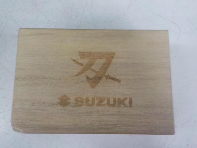 SUZUKI(スズキ) 3Dクリスタル オブジェ KATANA 刀