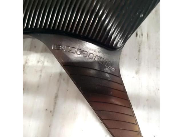 2 BURIAL
Swing arm