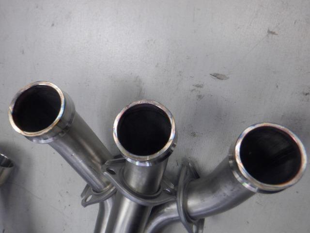 9AKRAPOVIC
RACING
LINE
Titanium