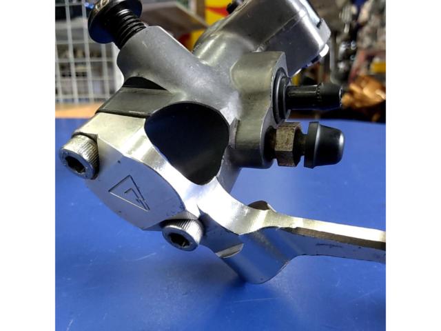 brembo  レーシング ラジアルブレーキマスターシリンダー Φ19×20
