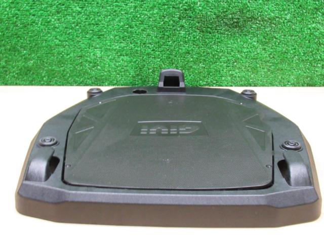 【未使用】 モノキーベース 汎用 GIVI(ジビ)
