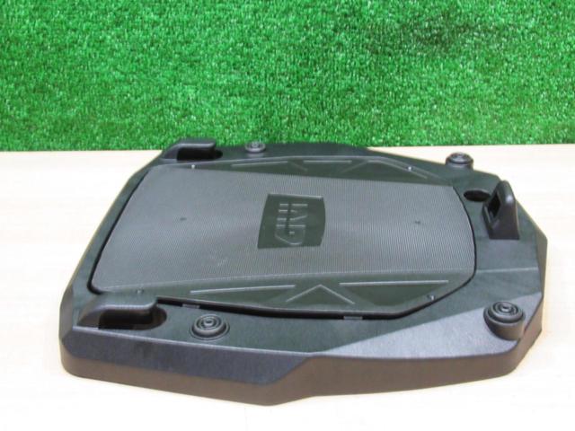 【未使用】 モノキーベース 汎用 GIVI(ジビ)