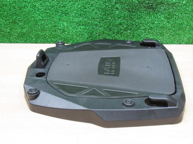 【未使用】 モノキーベース 汎用 GIVI(ジビ)