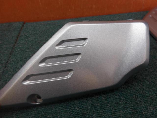 Z650RS【KAWASAKI(カワサキ)】純正サイドカバー左右セット