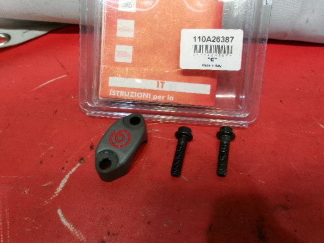 Brembo
110.A263.87
CNC Clamp
Red logo