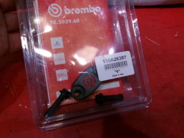 Brembo
110.A263.87
CNC Clamp
Red logo