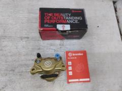 Brembo  カニキャリパー