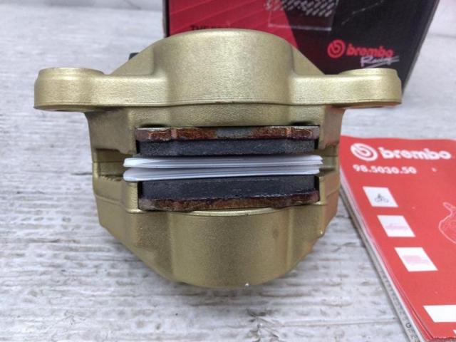 Brembo  カニキャリパー