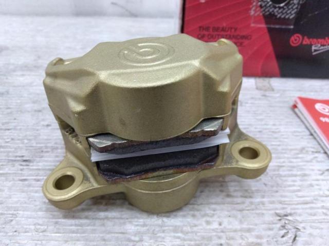 Brembo  カニキャリパー