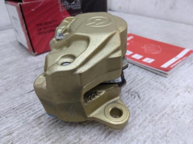 Brembo  カニキャリパー