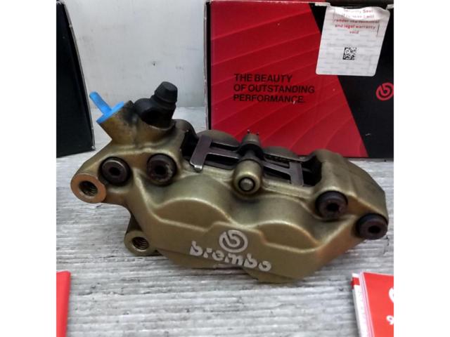 Brembo 4Pキャスティングキャリパー