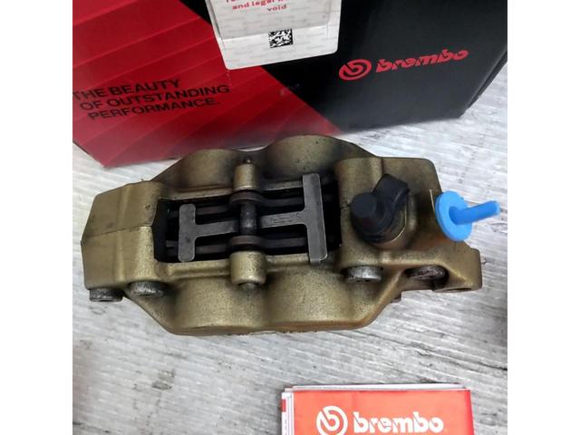 Brembo 4Pキャスティングキャリパー