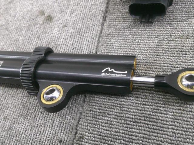 KAWASAKI ZX-10R ('22 California specification)
Kawasaki genuine OHLINS
Orleans
Steering damper body only