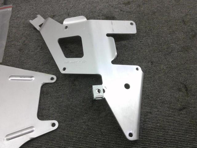 CRF250 MD47  ZETA  ZE52-2033 ラジエターガード