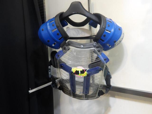 サイズ不明(Mぐらいかと思われます。)hrp オフロードプロテクター