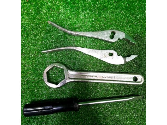 2車種不明 カワサキ 車載工具