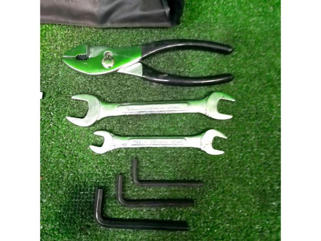 1車種不明 レッドバロン 車載工具
