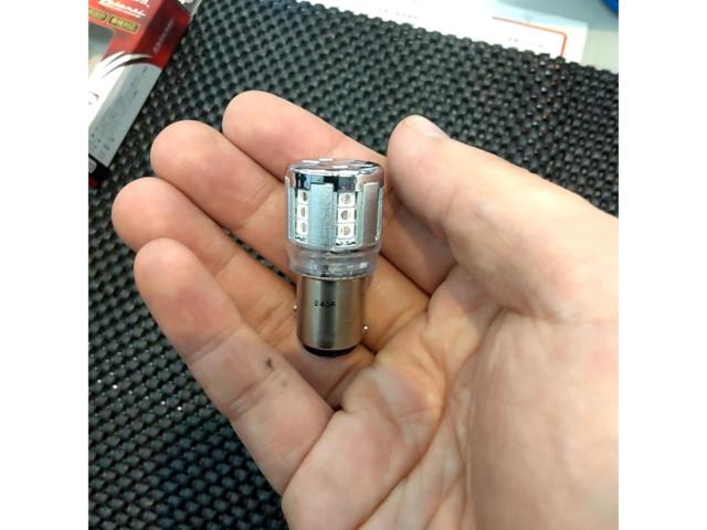 1Valenti Moto(バレンティ モト) LEDバルブS25 M13 ホワイト/レッドダブル
