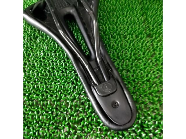 GORIX RACE G900 スポーツサドル ブラック